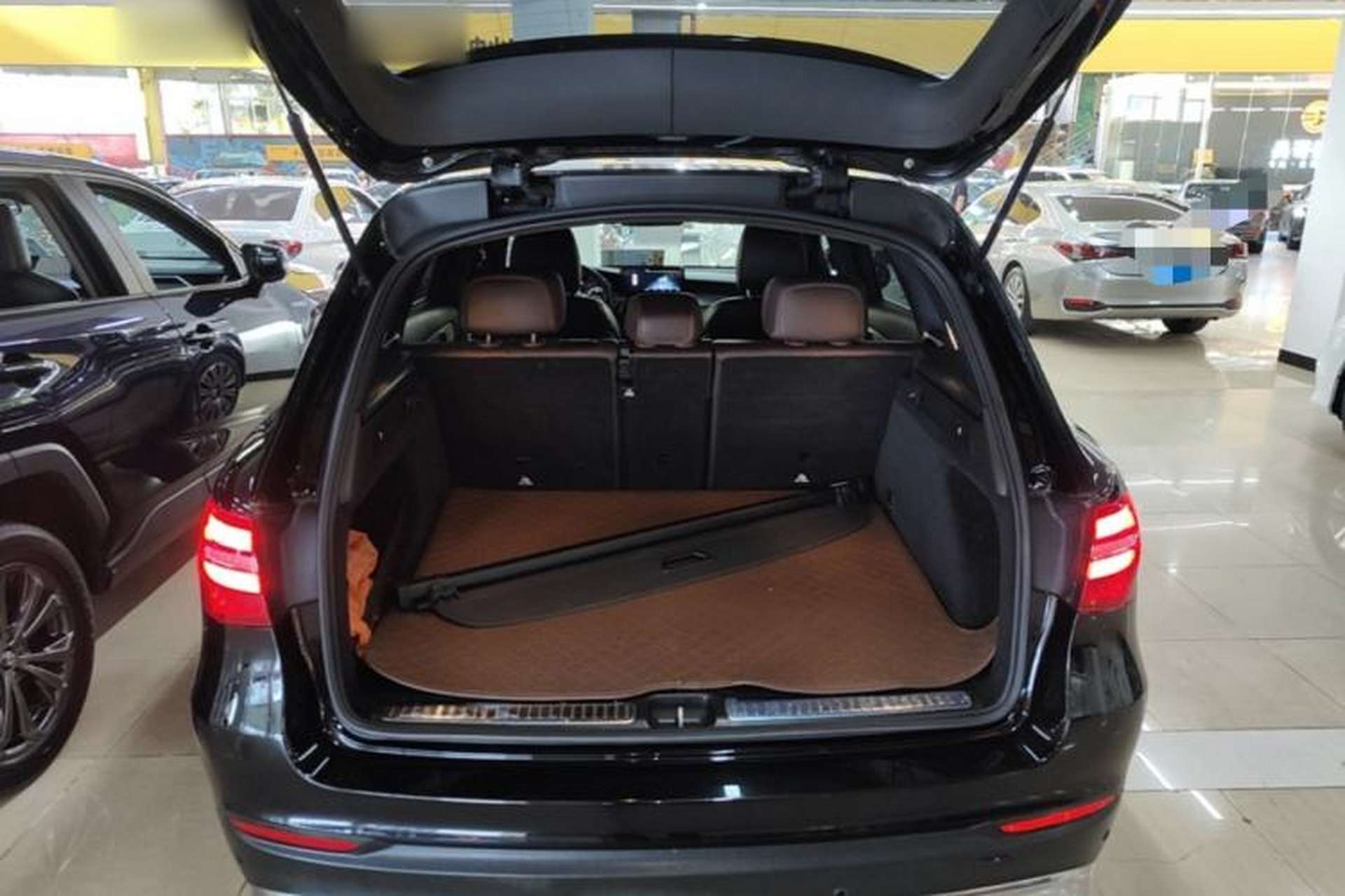 Used Mercedes-Benz GLC 2019 GLC 200 L 4MATIC Trunk
