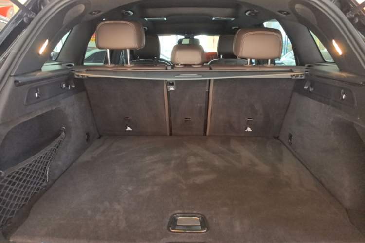 Used Mercedes-Benz GLC 2019 GLC 260 L 4MATIC Dynamic Model Trunk