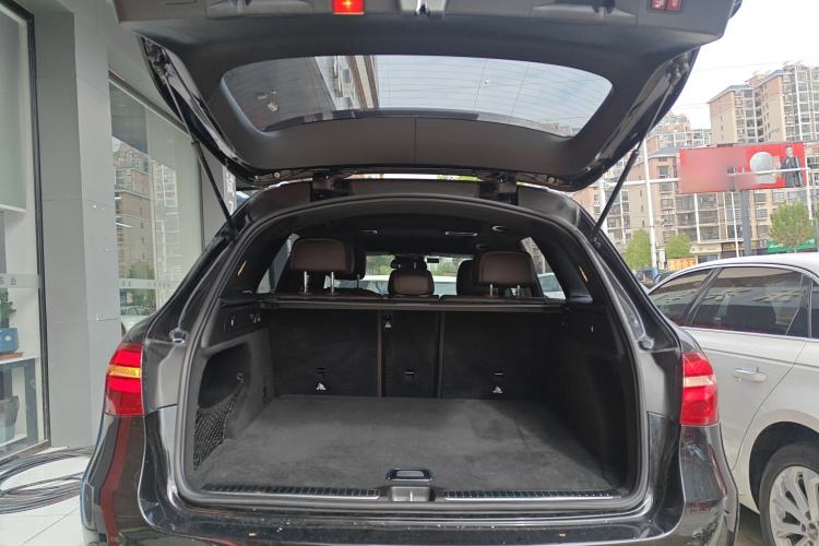 Used Mercedes-Benz GLC 2019 Facelift GLC 260 L 4MATIC Luxury Model Trunk