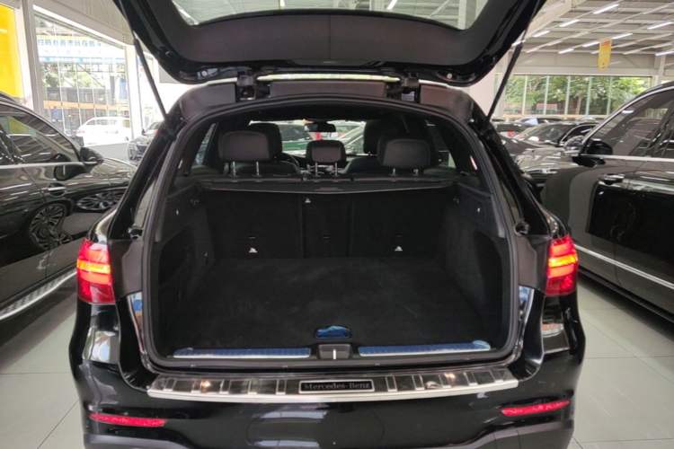 Used Mercedes-Benz GLC 2019 GLC 260 L 4MATIC Dynamic Model Trunk