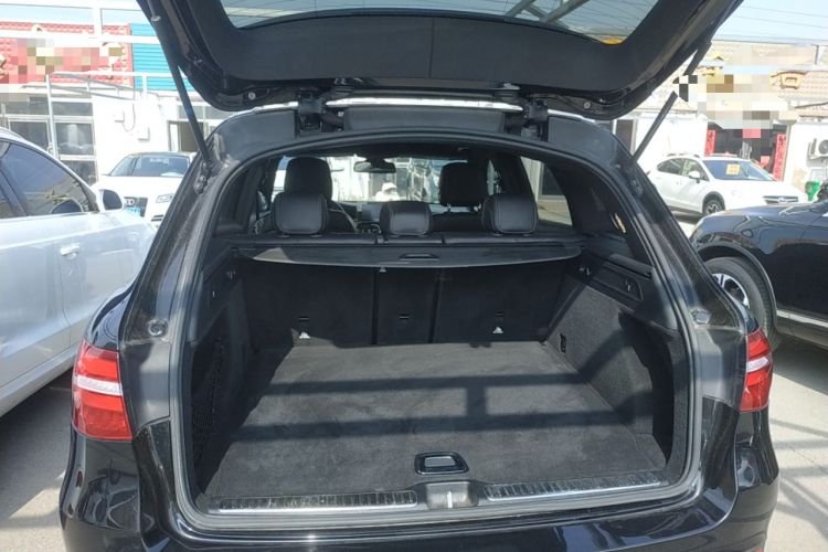 Used Mercedes-Benz GLC 2019 GLC 200 4MATIC Trunk