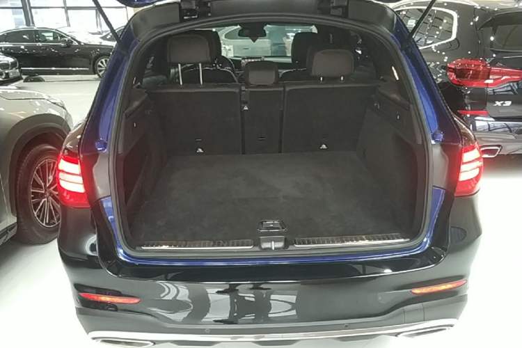 Used Mercedes-Benz GLC 2019 GLC 300 L 4MATIC Dynamic Model Trunk