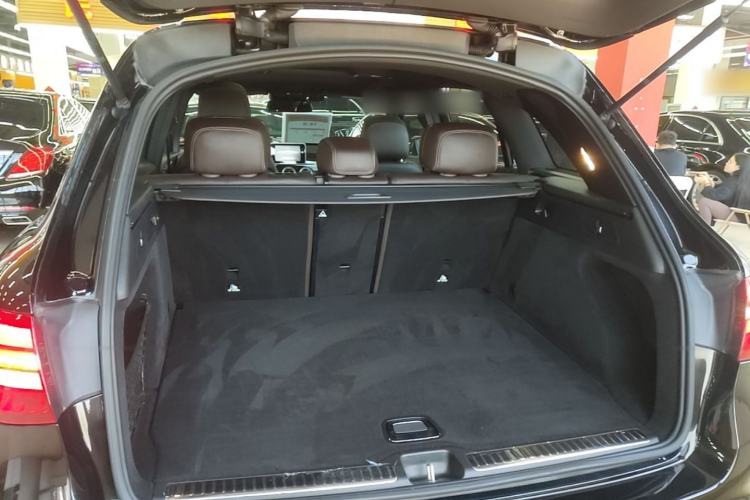 Used Mercedes-Benz GLC 2019 Facelift GLC 260 L 4MATIC Luxury Model Trunk