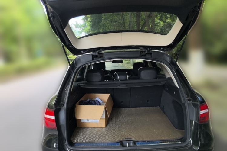 Used Mercedes-Benz GLC 2019 Facelift GLC 260 L 4MATIC Luxury Model Trunk