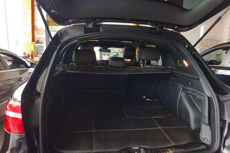 Used Mercedes-Benz GLC 2019 GLC 260 L 4MATIC Dynamic Model Trunk