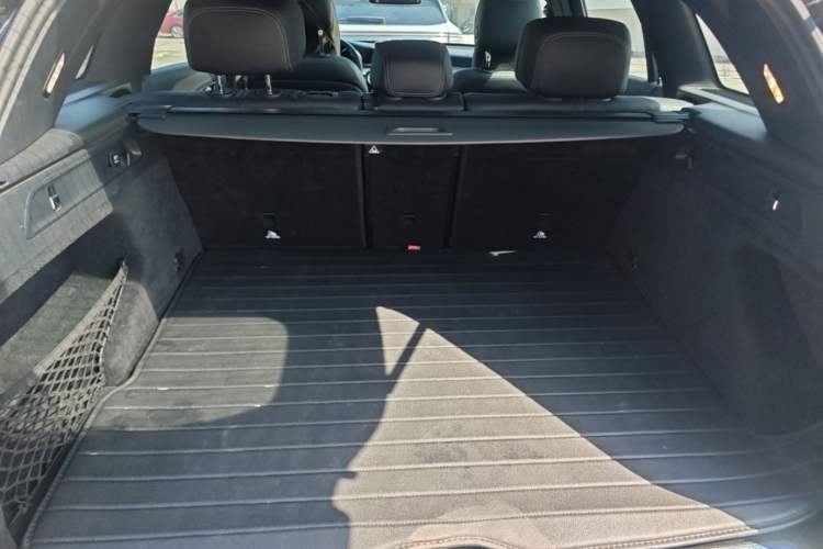 Used Mercedes-Benz GLC 2019 Facelift GLC 260 L 4MATIC Luxury Model Trunk