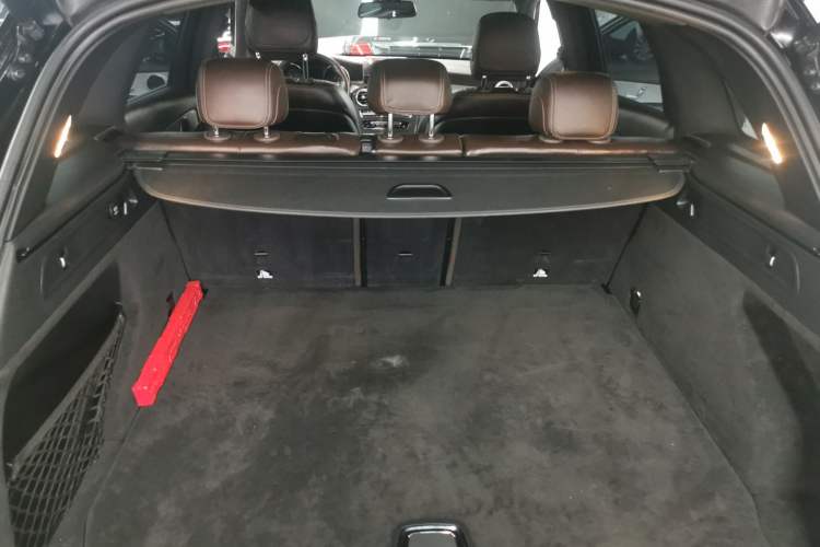 Used Mercedes-Benz GLC 2019 GLC 200 4MATIC Trunk