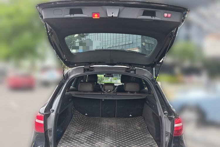 Used Mercedes-Benz GLC 2019 GLC 260 4MATIC Dynamic Edition Trunk