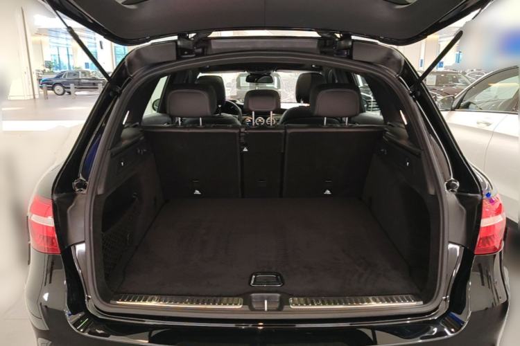 Used Mercedes-Benz GLC 2019 Facelift GLC 260 L 4MATIC Luxury Model Trunk