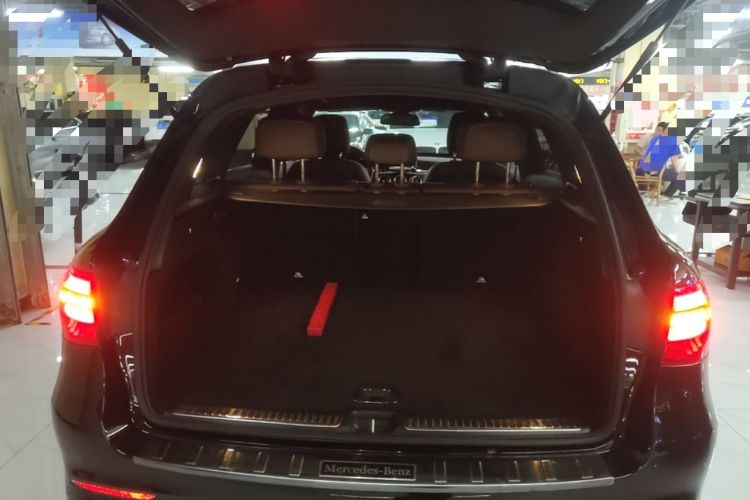 Used Mercedes-Benz GLC 2019 GLC 260 L 4MATIC Dynamic Model Trunk