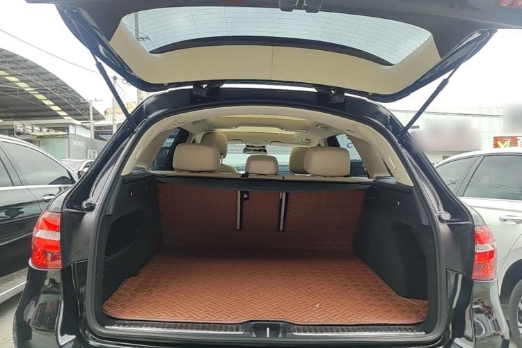 Used Mercedes-Benz GLC 2019 Facelift GLC 260 L 4MATIC Luxury Model Trunk