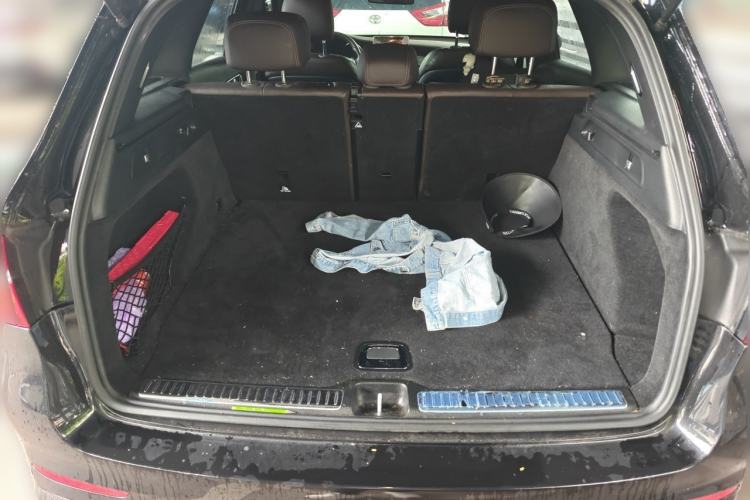 Used Mercedes-Benz GLC 2019 GLC 260 4MATIC Luxury Model Trunk