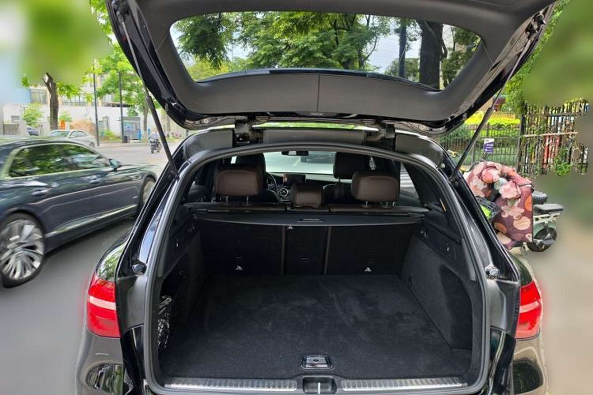 Used Mercedes-Benz GLC 2019 GLC 300 L 4MATIC Dynamic Model Trunk