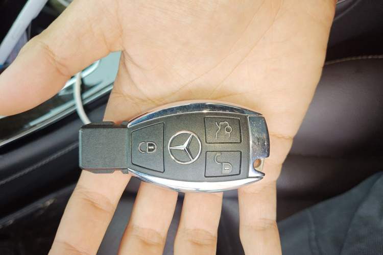 Used Mercedes-Benz GLC 2019 GLC 260 L 4MATIC Luxury Model Vehicle Key