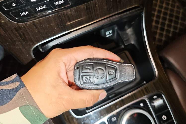 Used Mercedes-Benz GLC 2019 Facelift GLC 260 L 4MATIC Luxury Model Vehicle Key
