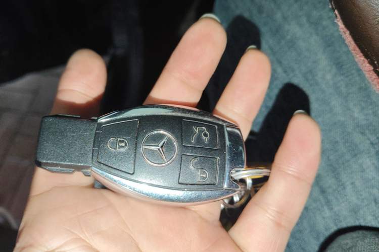 Used Mercedes-Benz GLC 2019 GLC 260 L 4MATIC Dynamic Model Vehicle Key