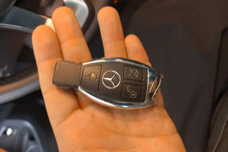 Used Mercedes-Benz GLC 2019 GLC 260 L 4MATIC Dynamic Model Vehicle Key