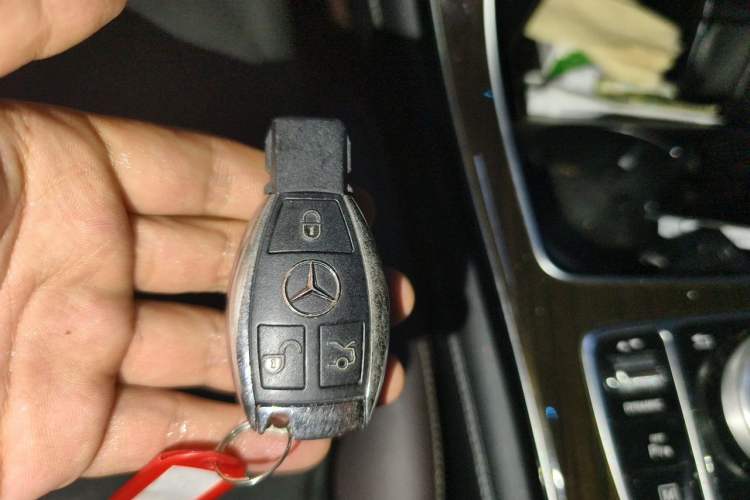 Used Mercedes-Benz GLC 2019 GLC 260 L 4MATIC Dynamic Model Vehicle Key