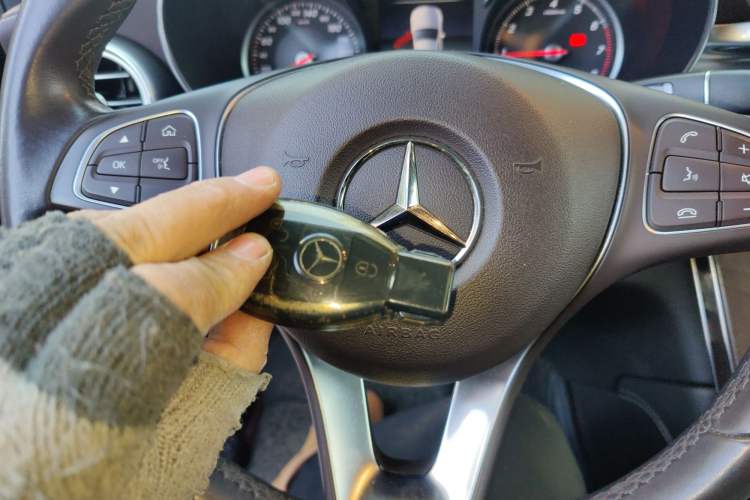 Used Mercedes-Benz GLC 2019 GLC 300 L 4MATIC Dynamic Model Vehicle Key
