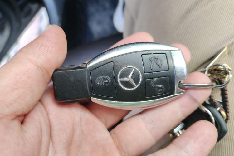 Used Mercedes-Benz GLC 2019 GLC 260 L 4MATIC Dynamic Model Vehicle Key