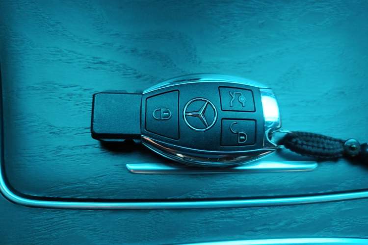 Used Mercedes-Benz GLC 2019 GLC 300 L 4MATIC Dynamic Model Vehicle Key