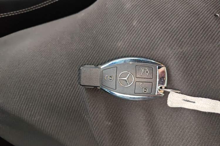 Used Mercedes-Benz GLC 2019 GLC 300 L 4MATIC Luxury Model Vehicle Key