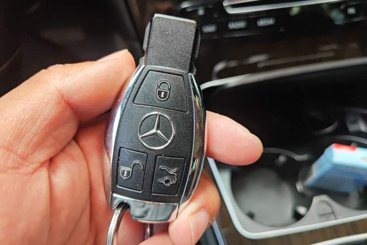 Used Mercedes-Benz GLC 2019 GLC 260 L 4MATIC Dynamic Model Vehicle Key