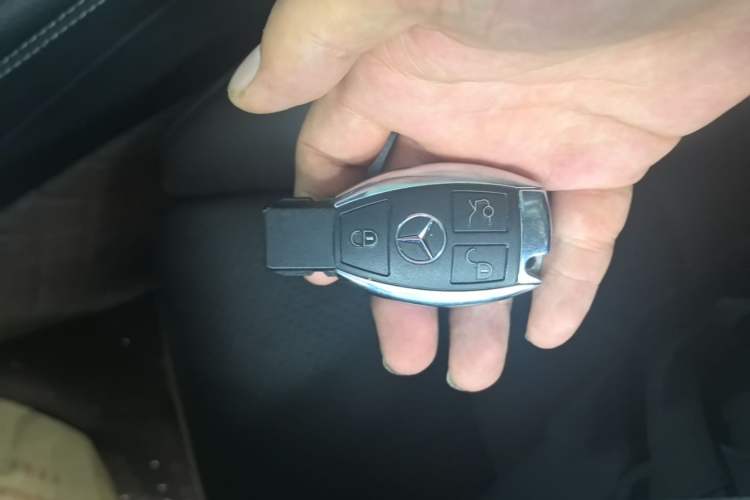 Used Mercedes-Benz GLC 2019 Facelift GLC 260 L 4MATIC Luxury Model Vehicle Key
