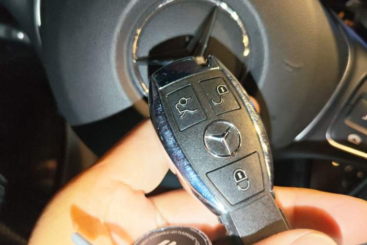 Used Mercedes-Benz GLC 2019 Facelift GLC 260 L 4MATIC Luxury Model Vehicle Key