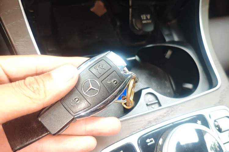 Used Mercedes-Benz GLC 2019 Refreshed GLC 300 L 4MATIC Dynamic Edition Vehicle Key