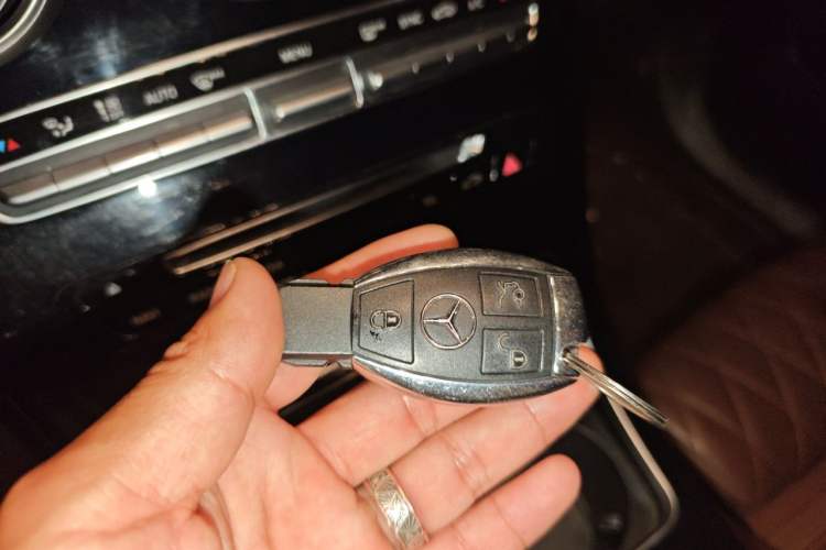 Used Mercedes-Benz GLC 2019 GLC 200 L 4MATIC Vehicle Key