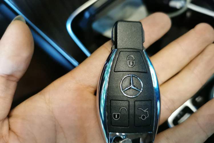 Used Mercedes-Benz GLC 2019 Facelift GLC 260 L 4MATIC Luxury Model Vehicle Key