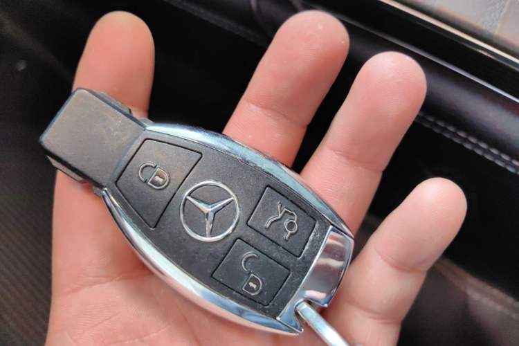 Used Mercedes-Benz GLC 2019 GLC 300 L 4MATIC Dynamic Model Vehicle Key
