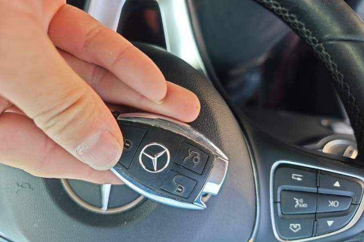 Used Mercedes-Benz GLC 2019 Facelift GLC 260 L 4MATIC Luxury Model Vehicle Key