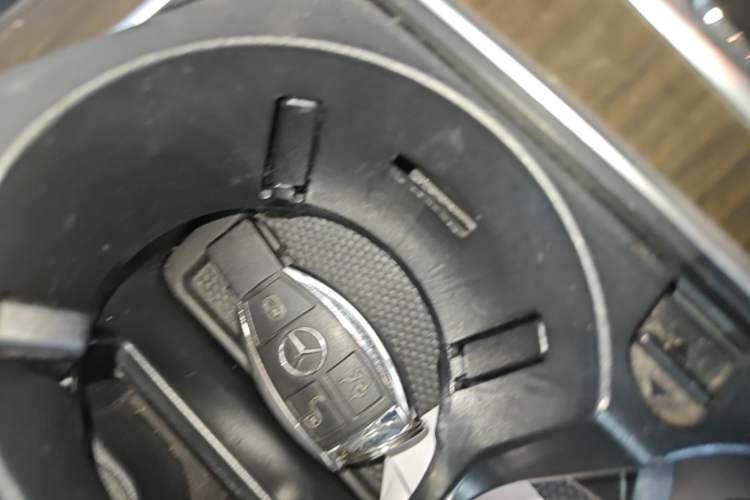 Used Mercedes-Benz GLC 2019 GLC 260 L 4MATIC Dynamic Model Vehicle Key