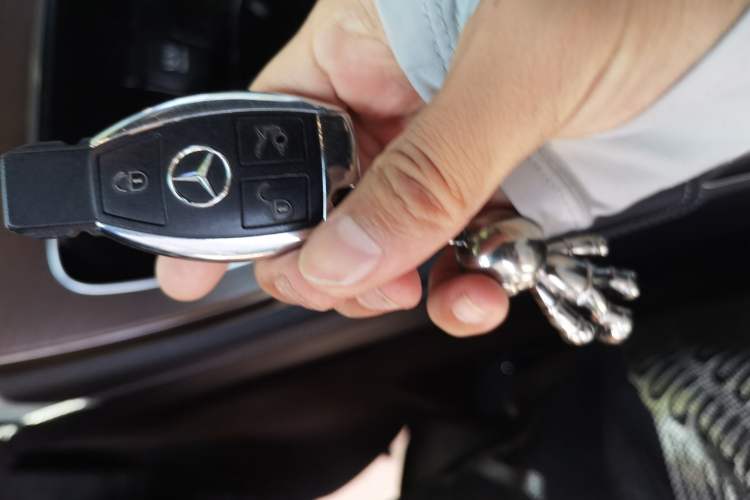 Used Mercedes-Benz GLC 2019 GLC 300 L 4MATIC Dynamic Model Vehicle Key