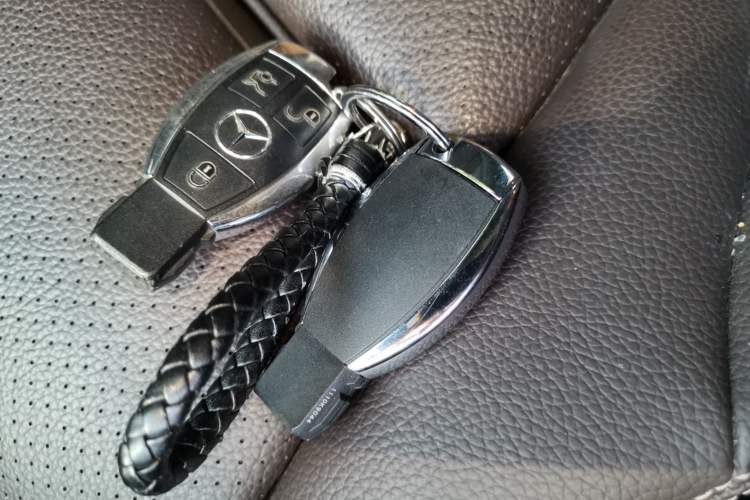 Used Mercedes-Benz GLC 2019 Facelift GLC 260 L 4MATIC Luxury Model Vehicle Key