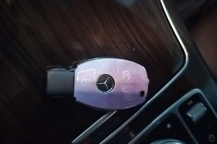 Used Mercedes-Benz GLC 2019 GLC 260 L 4MATIC Dynamic Model Vehicle Key