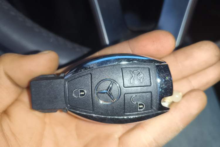 Used Mercedes-Benz GLC 2019 Facelift GLC 260 L 4MATIC Luxury Model Vehicle Key