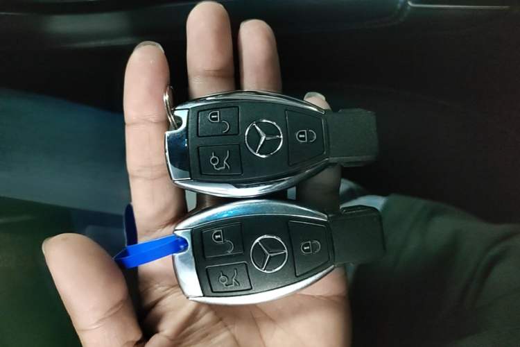 Used Mercedes-Benz GLC 2019 GLC 260 L 4MATIC Dynamic Model Vehicle Key