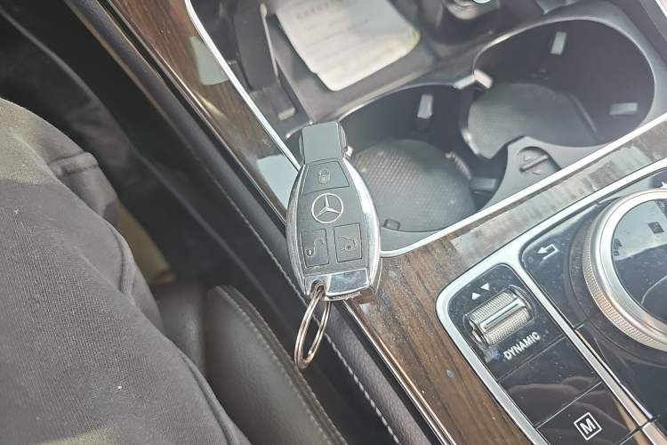 Used Mercedes-Benz GLC 2019 Facelift GLC 260 L 4MATIC Luxury Model Vehicle Key