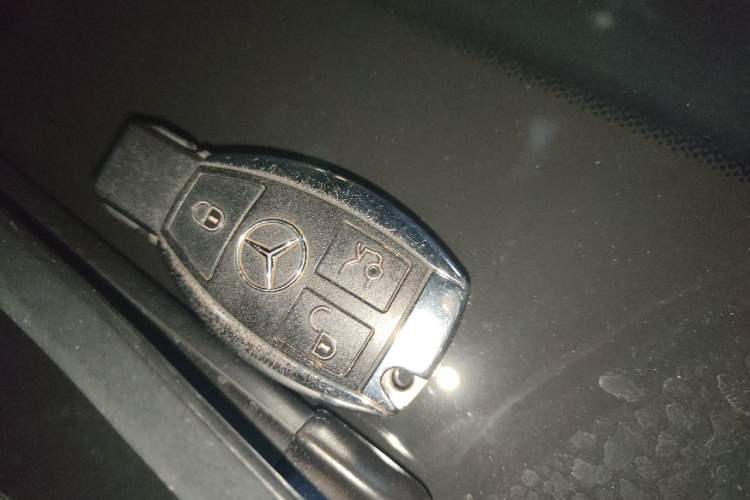 Used Mercedes-Benz GLC 2019 GLC 260 L 4MATIC Dynamic Model Vehicle Key