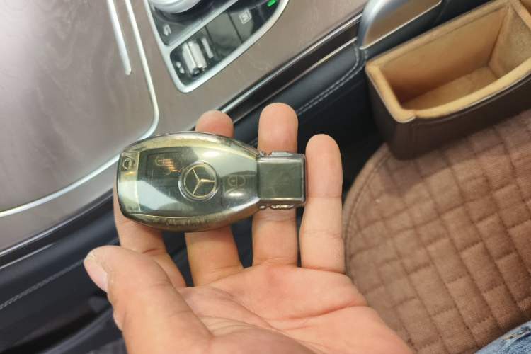 Used Mercedes-Benz GLC 2019 GLC 300 L 4MATIC Dynamic Model Vehicle Key