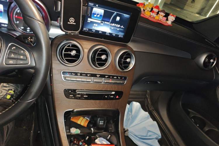 Used Mercedes-Benz GLC 2019 GLC 300 L 4MATIC Dynamic Model Audio And AC Panel