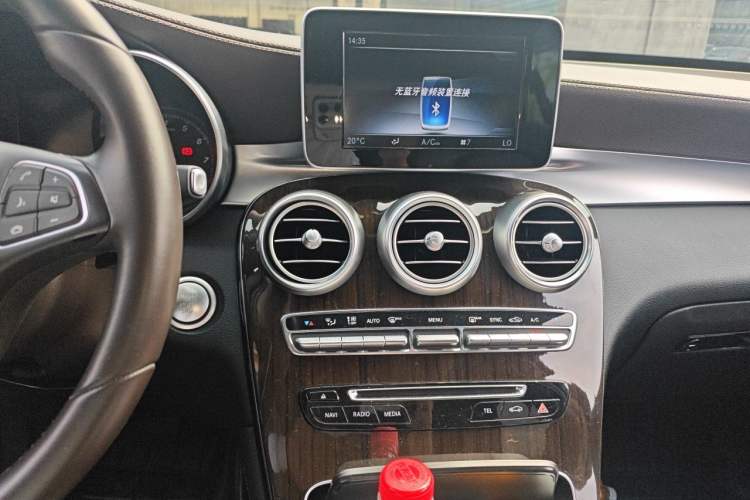 Used Mercedes-Benz GLC 2019 GLC 260 4MATIC Dynamic Edition Audio And AC Panel