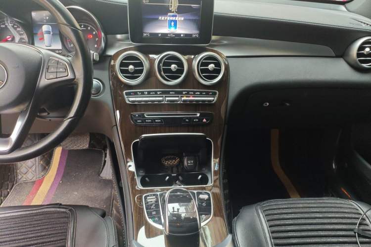 Used Mercedes-Benz GLC 2019 GLC 260 L 4MATIC Dynamic Model Audio And AC Panel