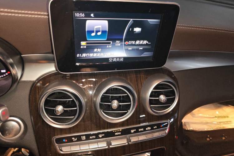 Used Mercedes-Benz GLC 2019 Facelift GLC 260 L 4MATIC Luxury Model Audio And AC Panel