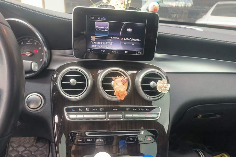 Used Mercedes-Benz GLC 2019 Facelift GLC 260 L 4MATIC Luxury Model Audio And AC Panel