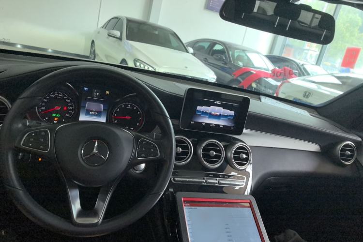 Used Mercedes-Benz GLC 2019 GLC 200 L 4MATIC Center Console