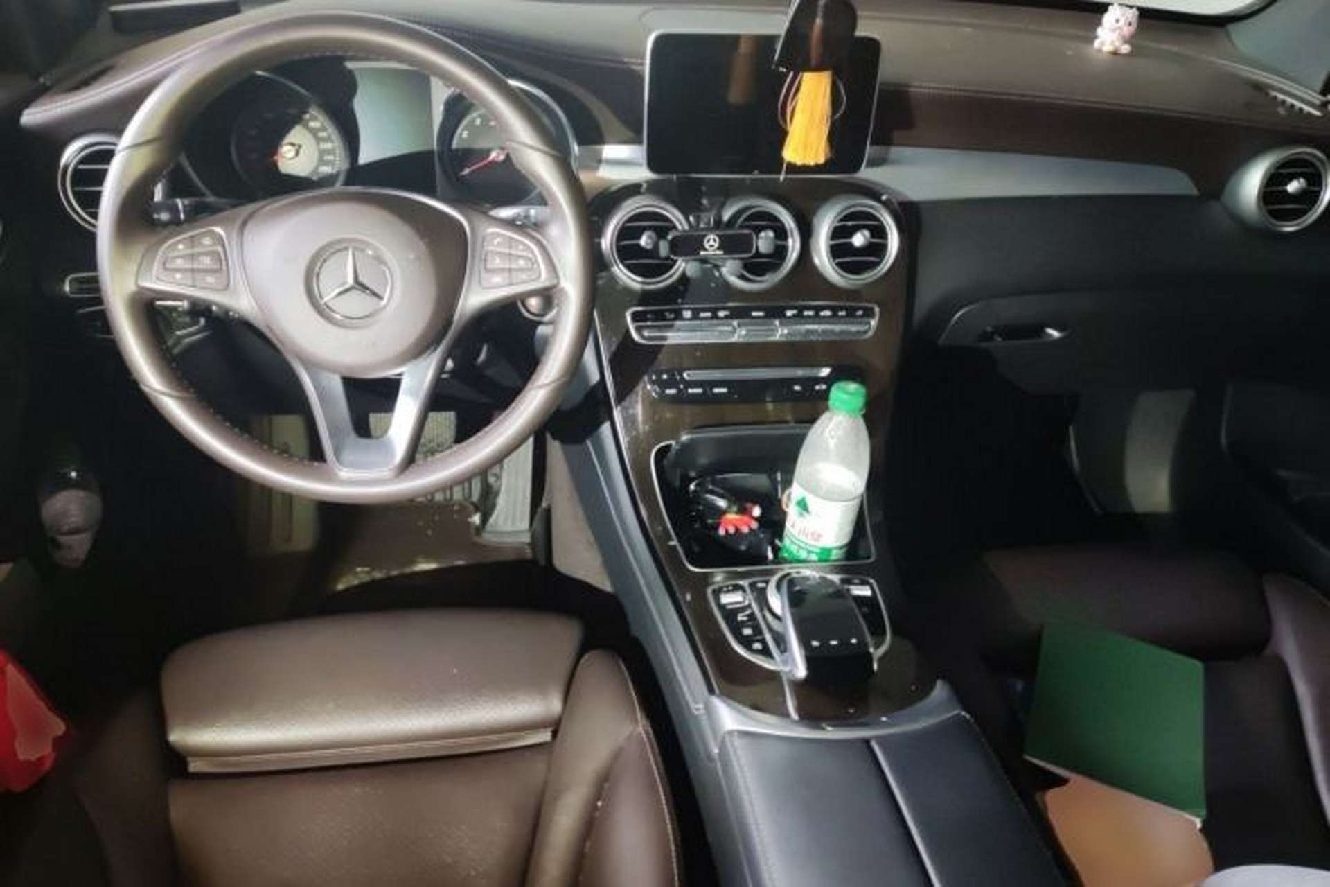 Used Mercedes-Benz GLC 2019 GLC 260 4MATIC Dynamic Edition Center Console